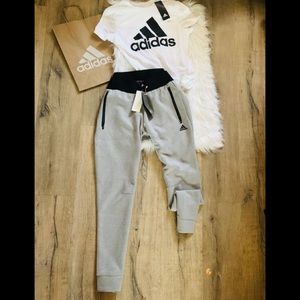 Adidas size m Includes tee and pants.